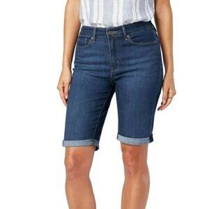 🐈NWT - Signature by Levi Strauss & Co. Mid-Rise Bermuda Shorts